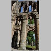 Jedburgh Abbey, photo by photopoésie on flickr,4.jpg